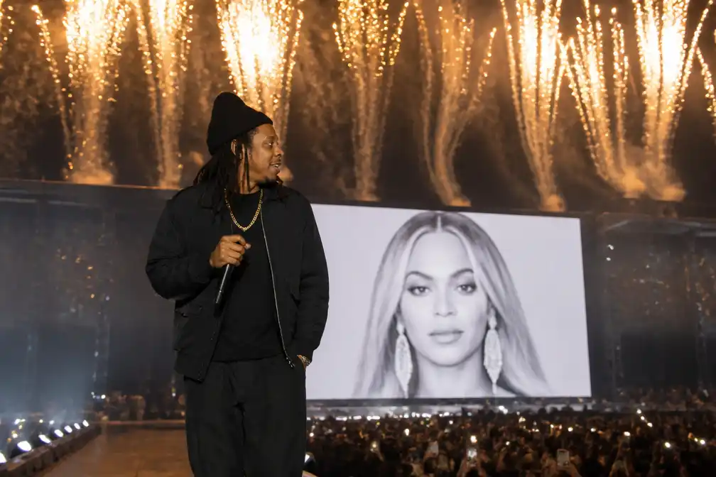 Jay-Z viert 45e verjaardag Beyoncé tijdens show in Londen