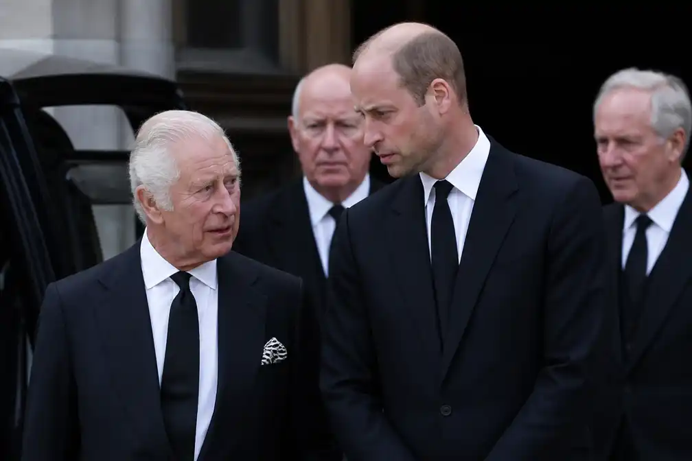 Prins William woont uitvaart koning Harald bij namens koning Charles