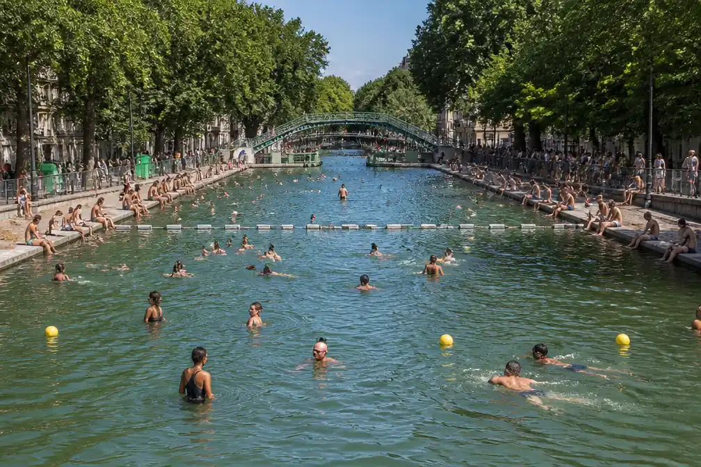 Parijs verandert Canal Saint-Martin in zwembad tijdens hittegolf