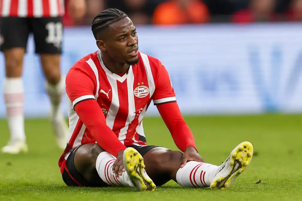PSV-verdediger Sildillia geopereerd en maanden uitgeschakeld