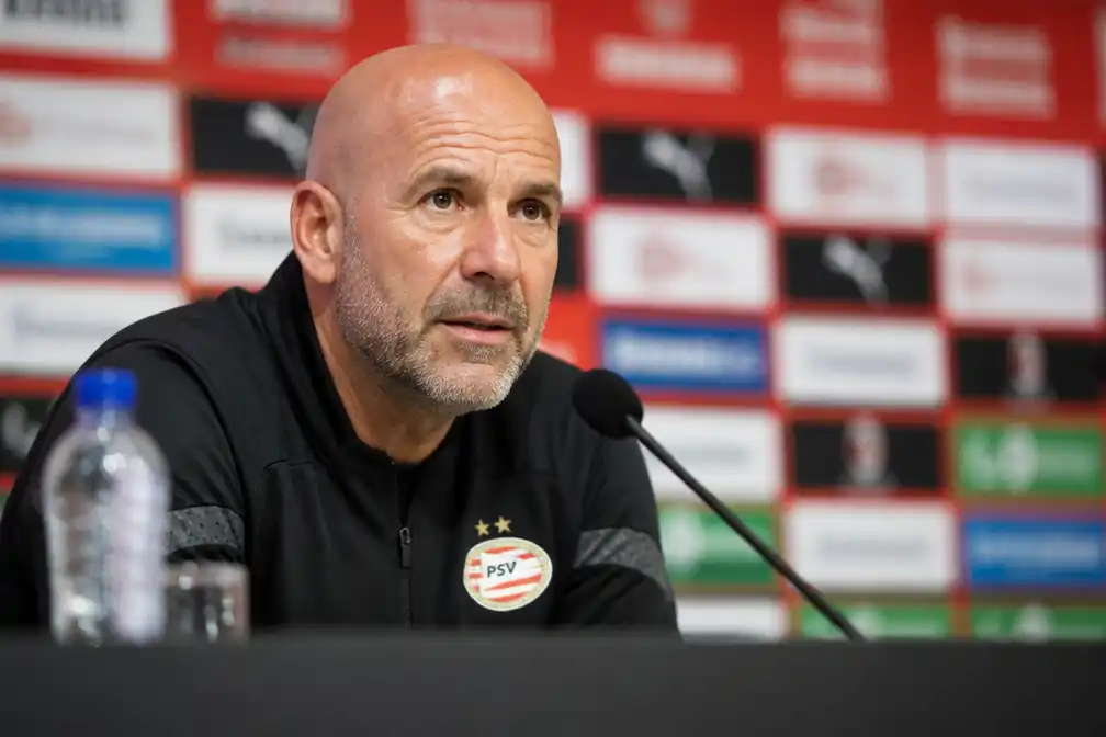PSV-trainer Bosz noemt ophef over actie Van Bommel 'lachwekkend'