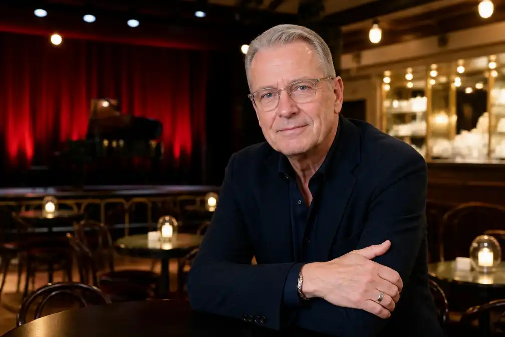 Cornald Maas presenteert vanaf 25 september culturele talkshow in Café DeLaMar
