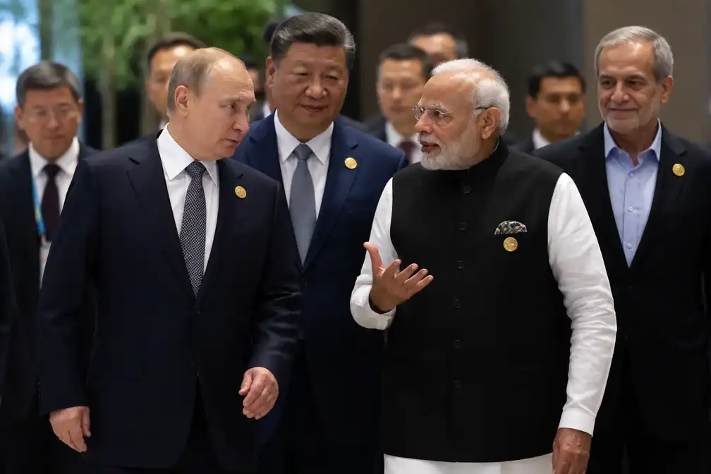 Poetin aangekomen in New Delhi voor Brics-top over oorlogen in Midden-Oosten en Oekraïne
