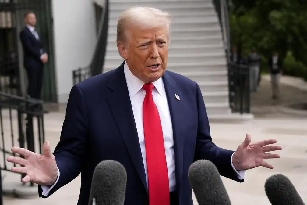 Trump zegt een verenigd Ierland 'graag' te willen tijdens bezoek aan Ierland