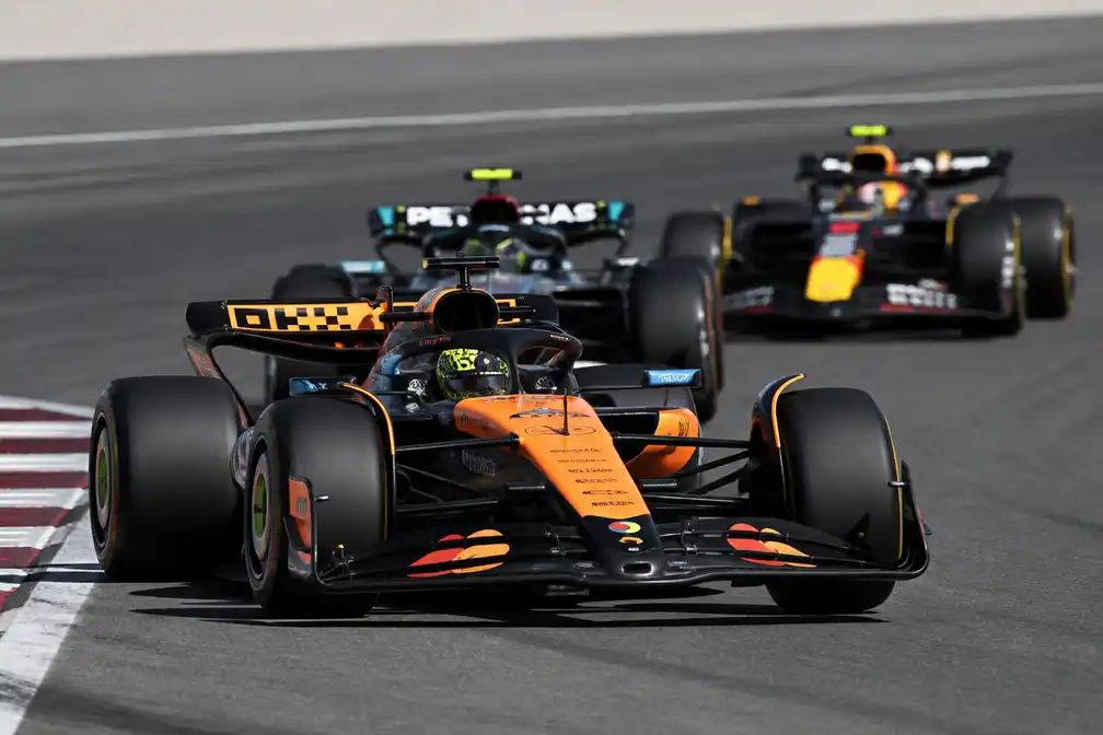 Norris pakt polepositie in Madrid, Verstappen kwalificeert zich als derde