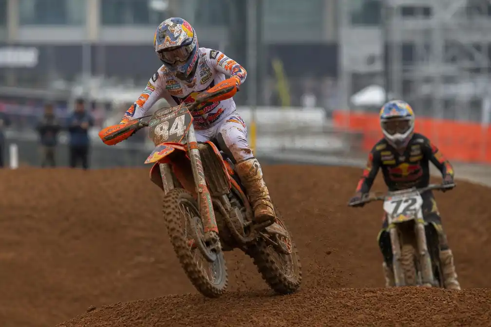 Herlings wint zevende MXGP-race op rij in Shanghai, Everts derde in MX2