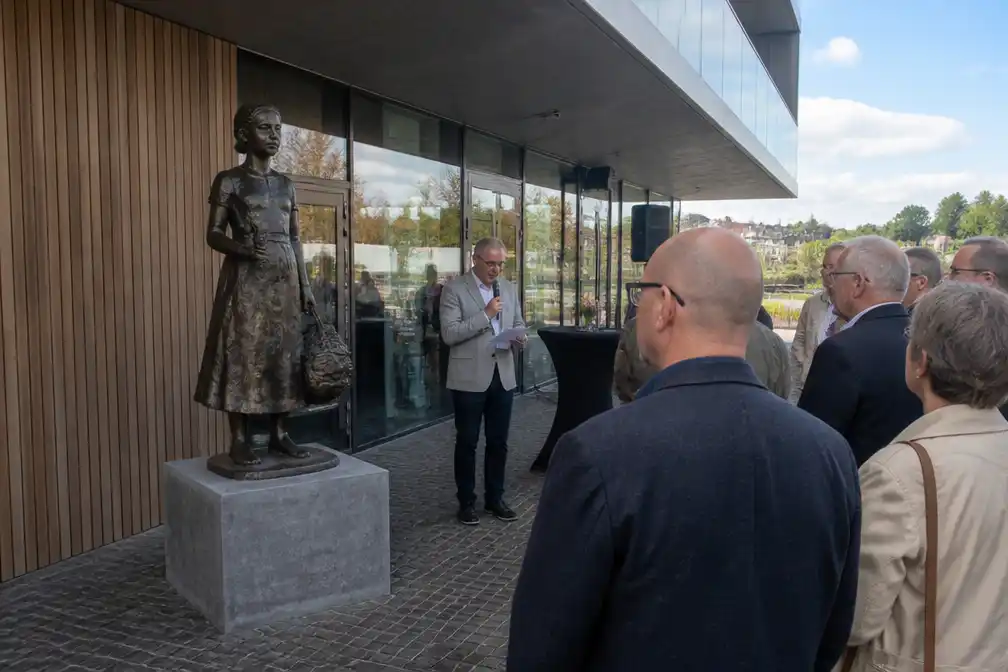 Reizend kunstwerk 't Meiske van d'Dender ingehuldigd in Ninove