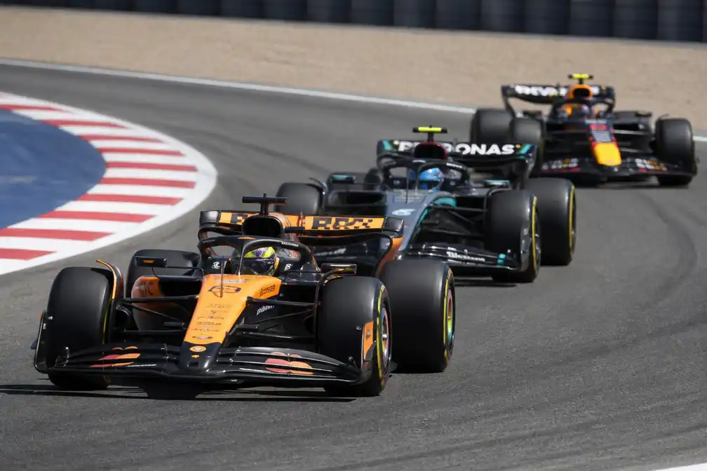 Verstappen start Spaanse GP in Madrid vanaf P3 achter Norris en Antonelli
