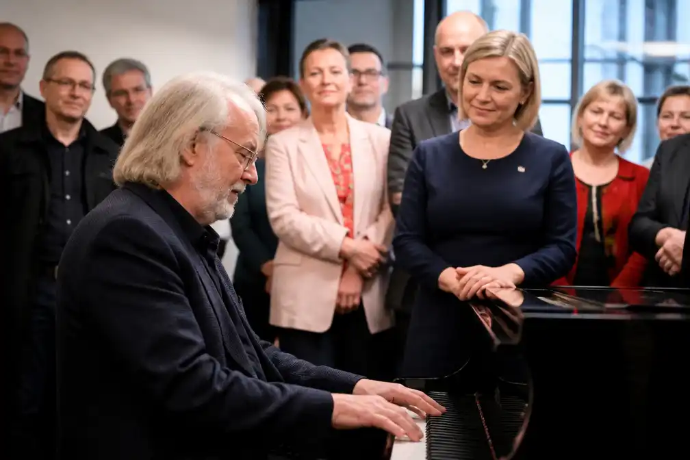 ABBA-ster Benny Andersson speelt Mamma Mia voor Zweedse oppositieleider