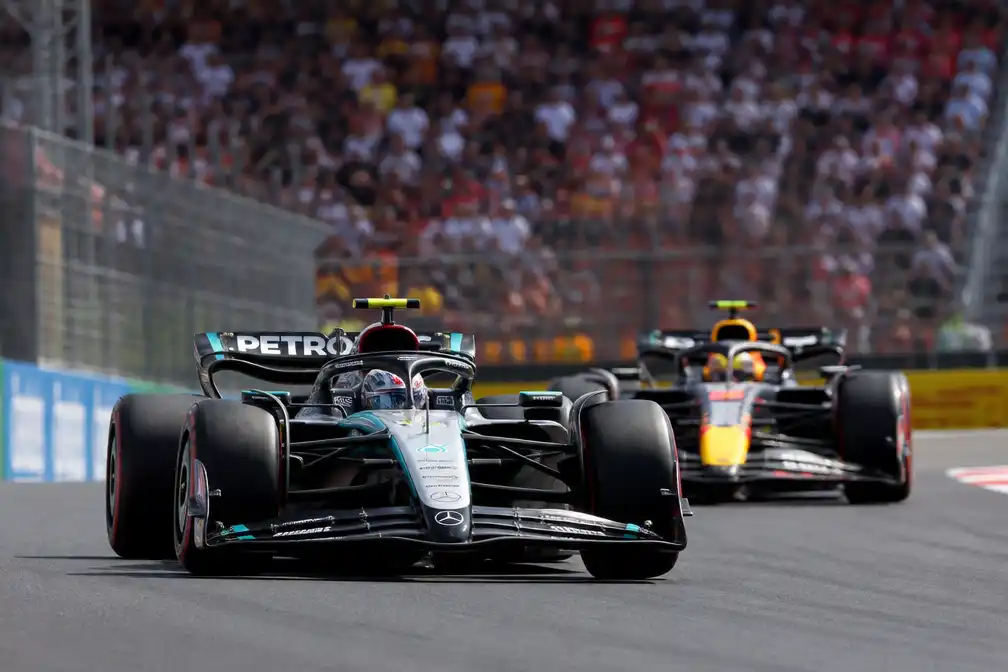 Antonelli pakt achtste zege in Grand Prix van Spanje, Verstappen wordt tweede in Madrid