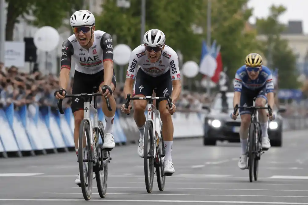Isaac Del Toro wint GP Montréal, Remco Evenepoel wordt vijfde na zege in Québec
