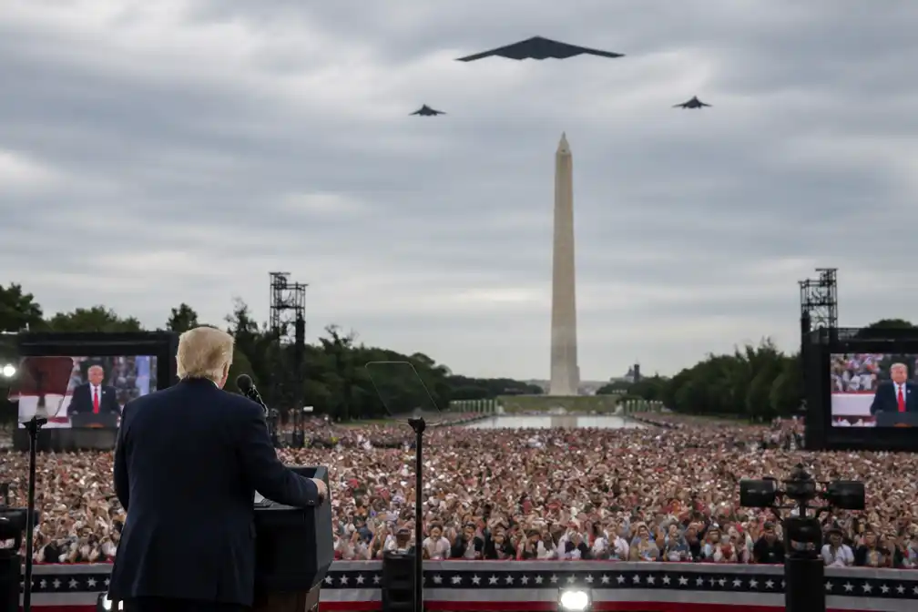 Trump trapt Amerika250 af met rally en overvlucht op National Mall