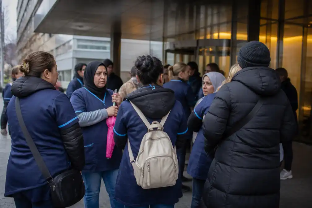 FNV: ongeveer achthonderd schoonmakers staken vijf dagen tegen cao