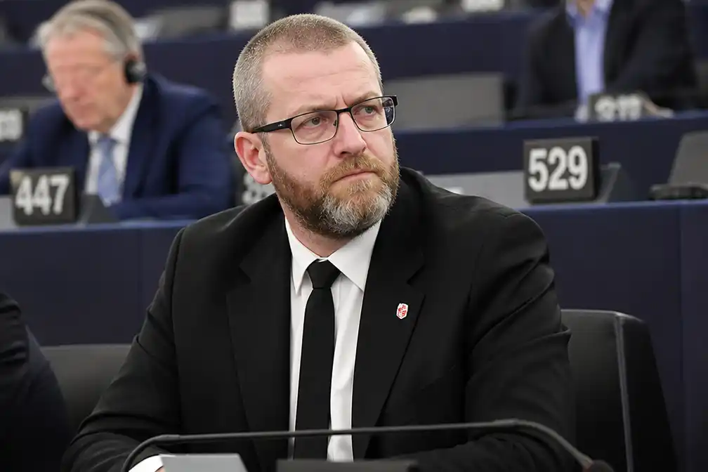 Europarlement heft immuniteit op van Poolse politicus Grzegorz Braun
