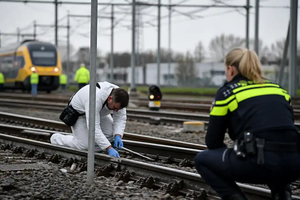 Van Weel: sabotage op circa 35 spoorslocaties, sporenonderzoek gestart