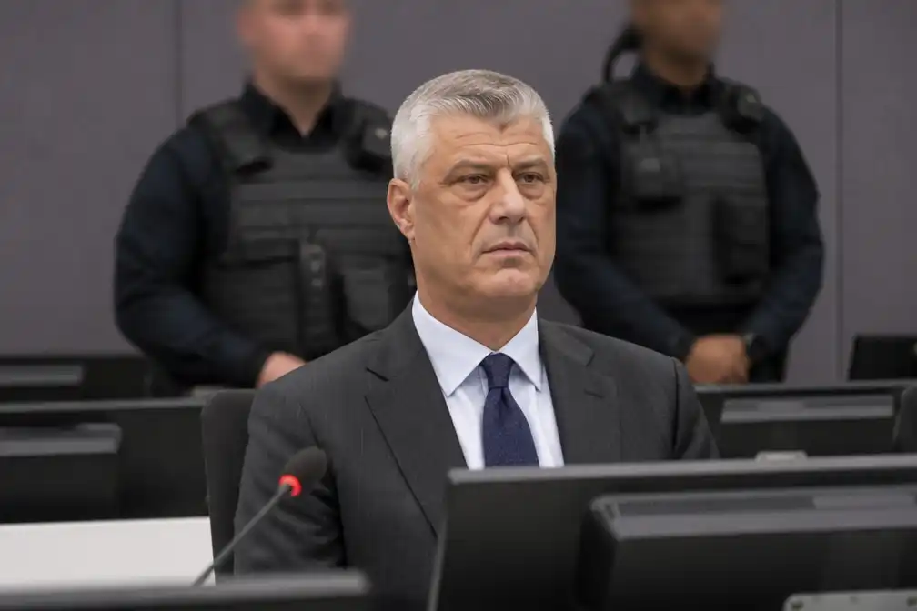 Voormalig president van Kosovo Hashim Thaçi krijgt 25 jaar cel voor oorlogsmisdaden