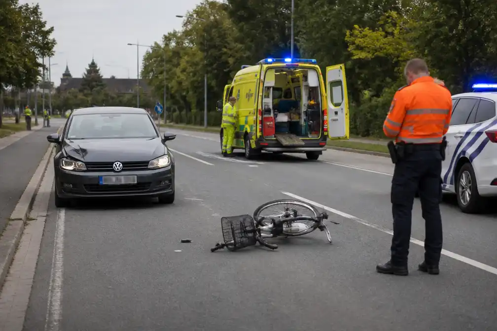 76-jarige fietsster levensgevaarlijk gewond na botsing met auto in Ieper