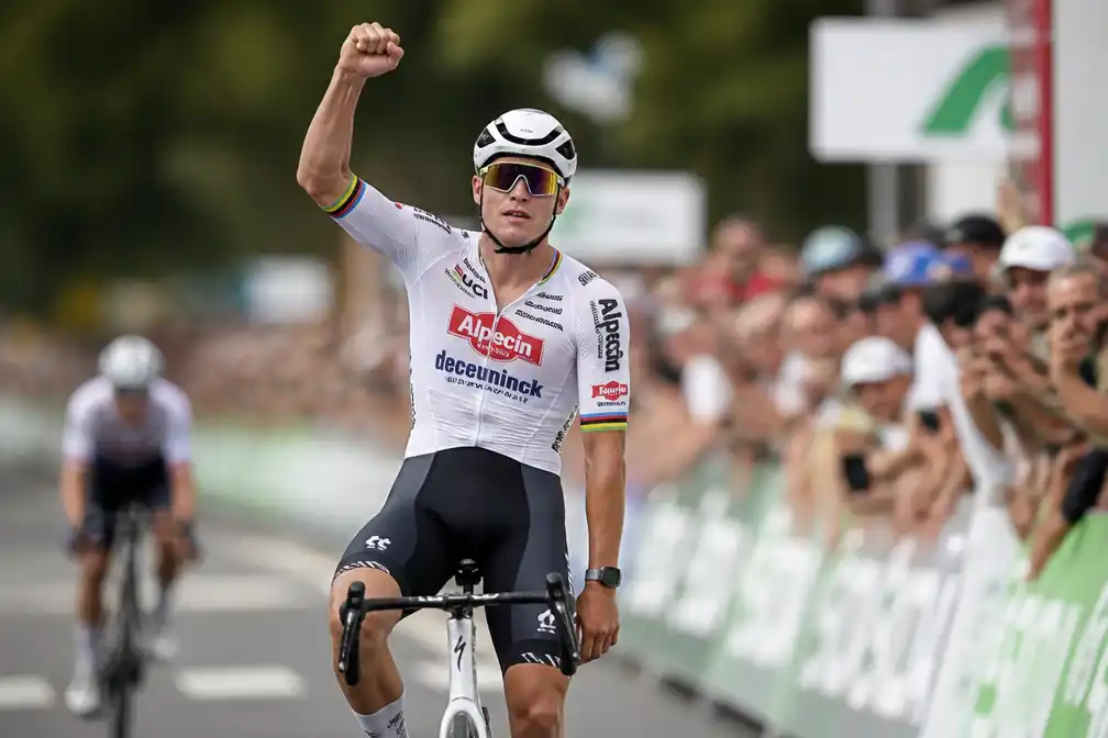 Van der Poel wint eerste dag in Luxemburg en toont vorm richting WK