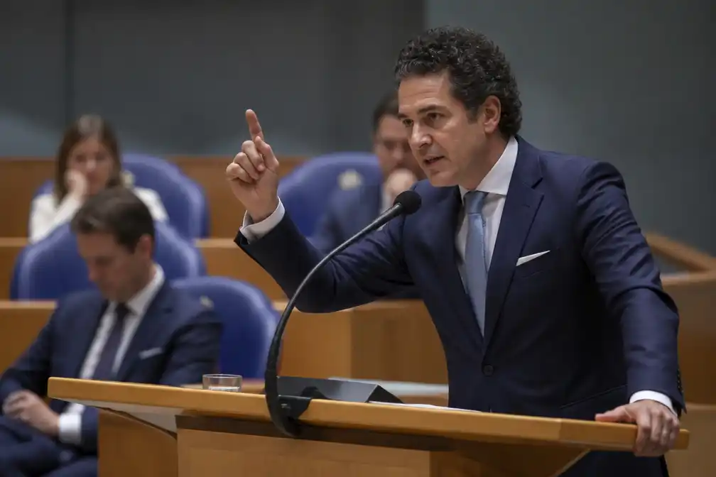 Markuszower wil rechterlijke uitspraken negeren en Brussel 'de middelvinger' tonen