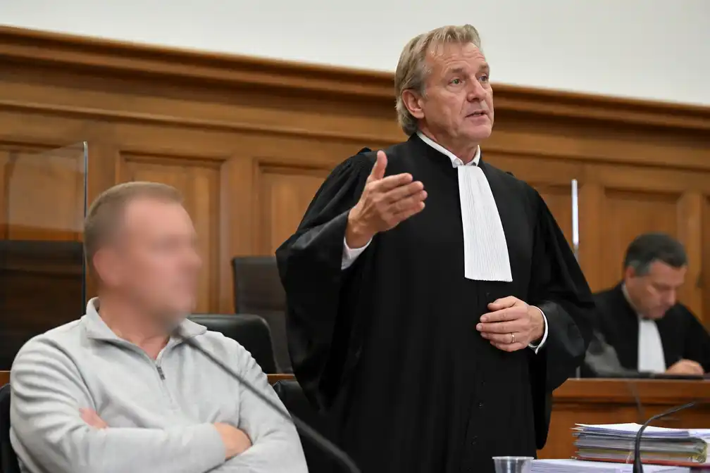 Advocaat Hans Rieder valt "brutale macht" van openbaar ministerie aan in drugsproces-Flor Bressers