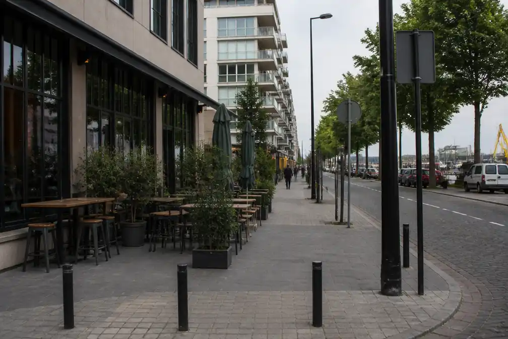 Antwerpse politie zoekt twee verdachten na zware vechtpartij op caféterras