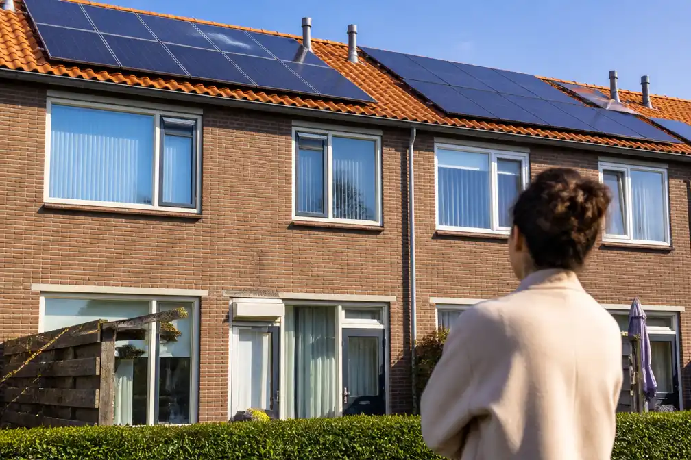 Huurders met zonnepanelen gaan netto betalen na einde salderingsregeling