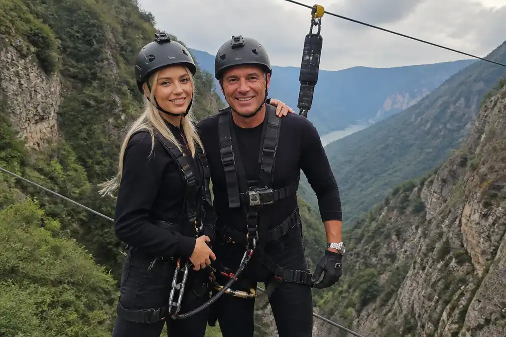 Jutta Leerdam en Gerard Joling openen nieuw seizoen Casa di Beau met zipline boven afgrond