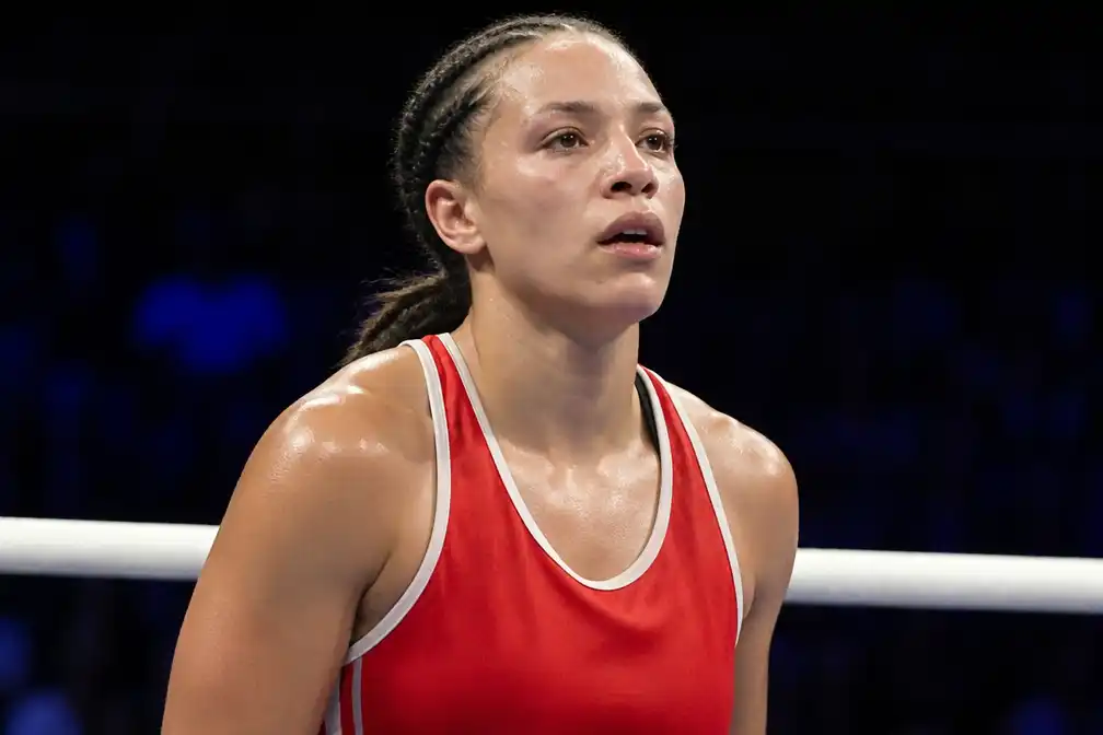 Boksster Aaliyah Hoppema mist EK in Sofia na paar honderd gram te zwaar bij weging