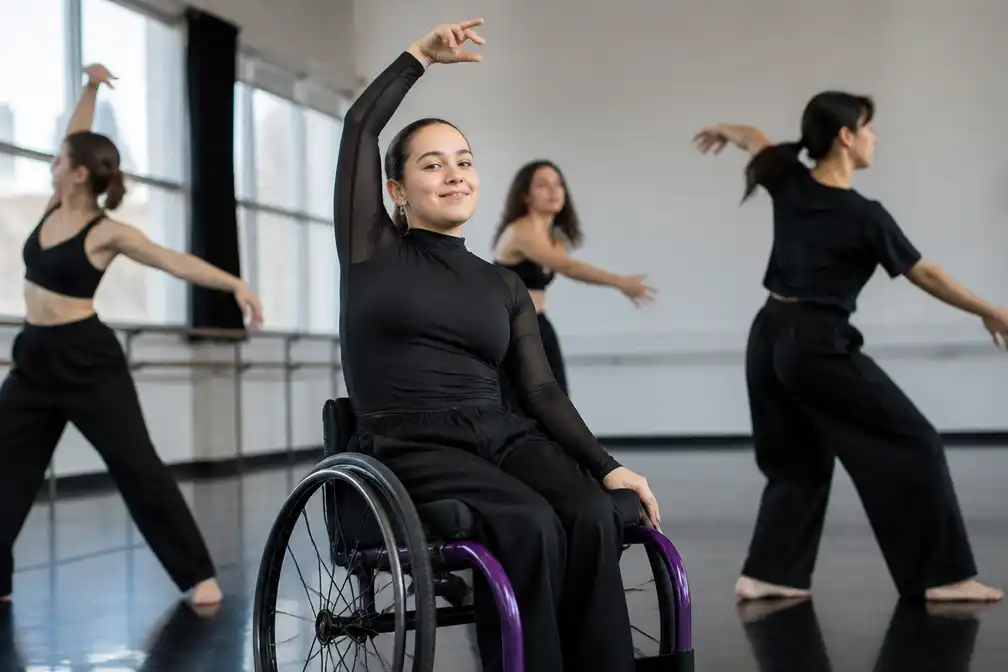 Zorra van der Linden (22) tourt met dansgezelschap Misiconi door Nederland
