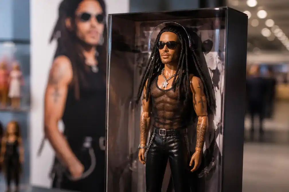 Lenny Kravitz krijgt eigen Barbiepop en wordt tweede mannelijke ambassadeur