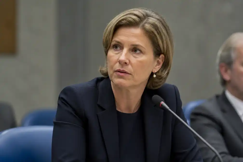 Cultuurminister Letschert begrijpt kritiek Van den Ende op troonrede