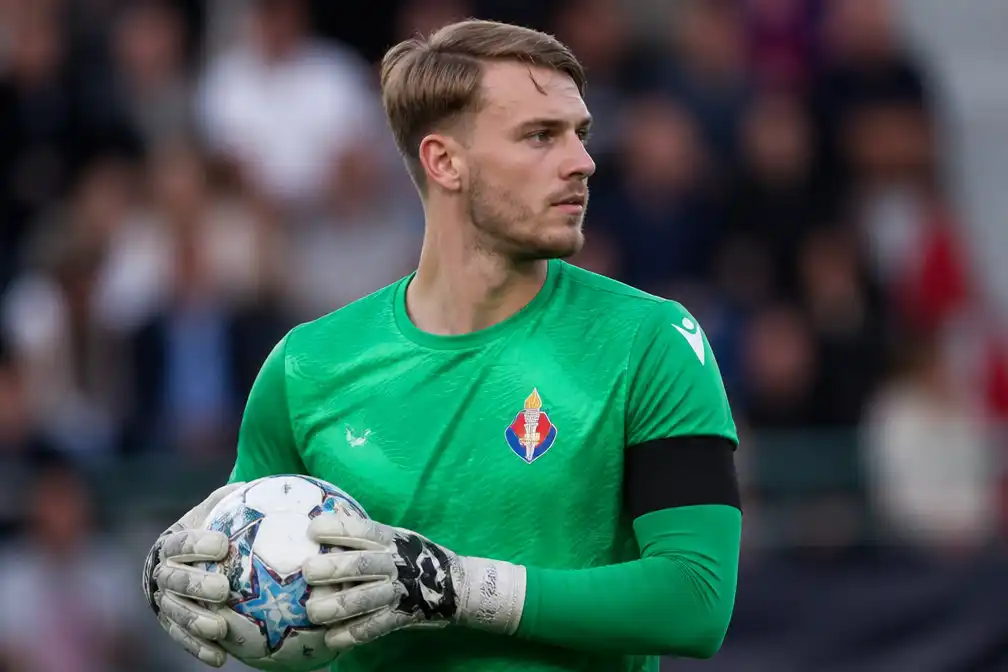 AZ en Telstar spelen zondag met rouwbanden na overlijden Bartina Koeman