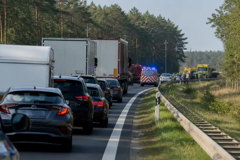 E34 richting Nederland volledig versperd na ongeval bij Turnhout-West