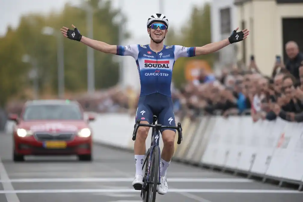 Reinderink wint derde etappe Ronde van Luxemburg, zijn eerste profzege