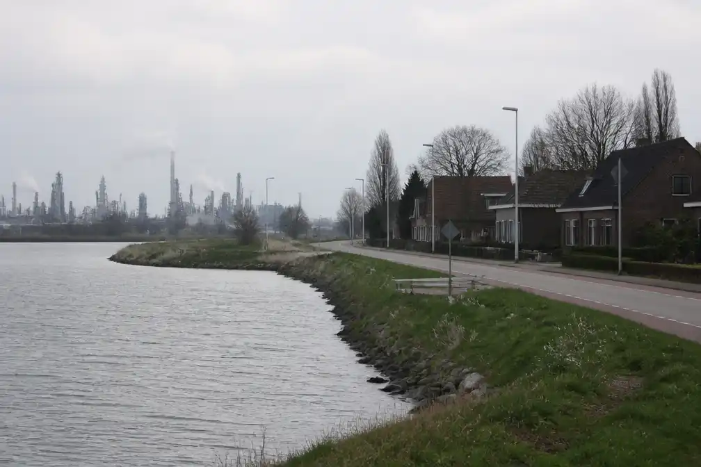 Coalitie eist zekerheid over toekomst Moerdijk