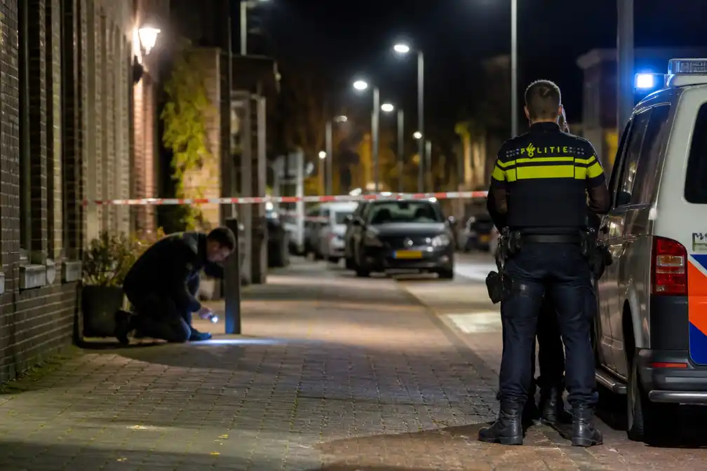 Man gewond bij steekincident in Meppel, politie zoekt dader