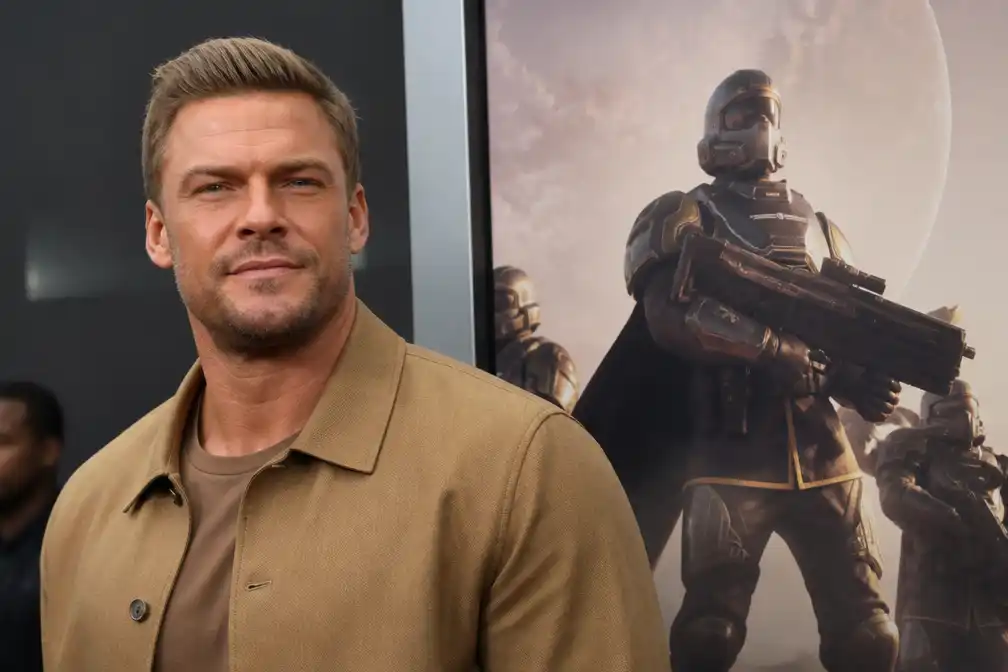Alan Ritchson naar verluidt in gesprek over hoofdrol in Helldivers-film