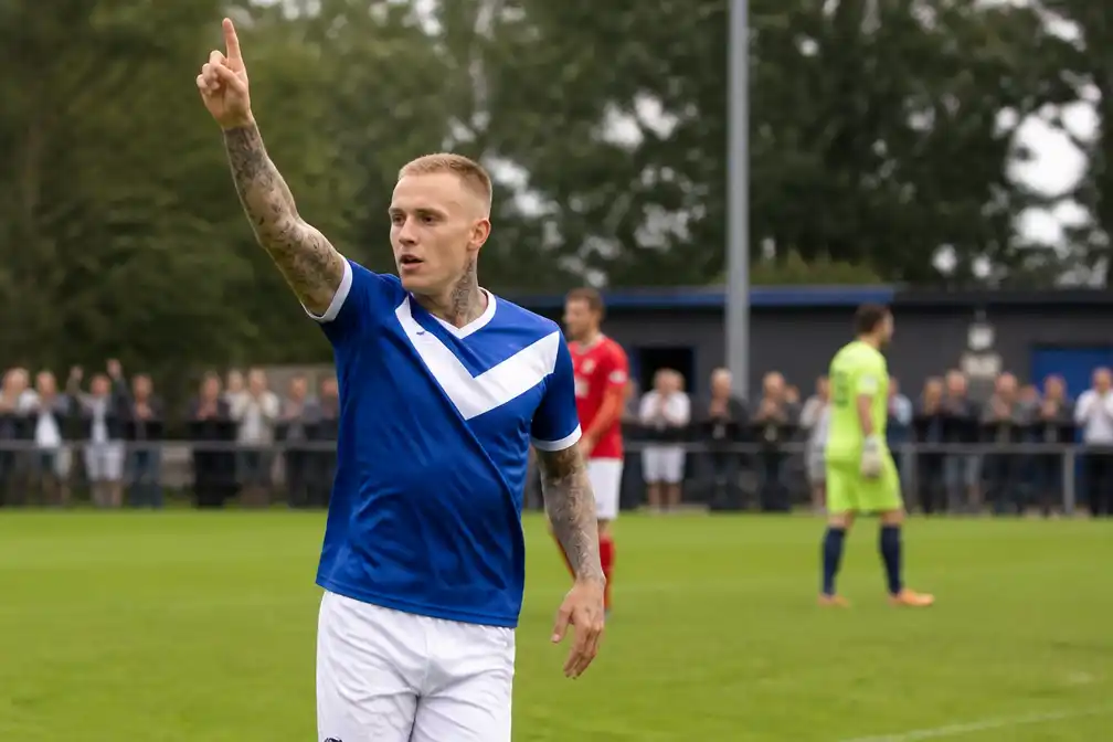 Rick Karsdorp scoort twee keer voor VV Schoonhoven in derde klasse