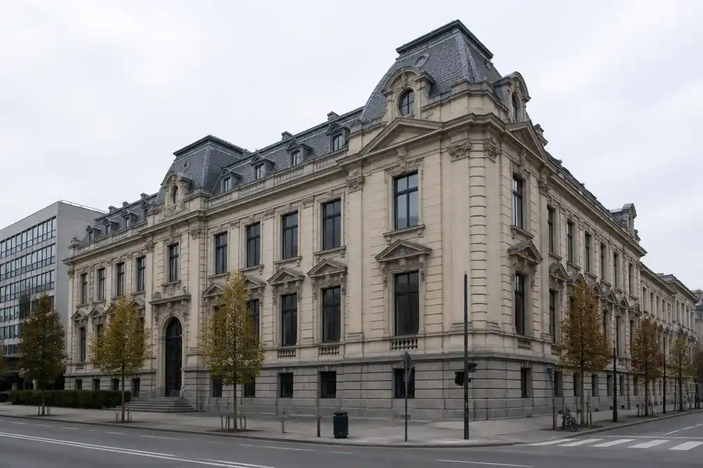 Oost-Vlaanderen verlaagt prijs oud provinciehuis in Gent met 4 miljoen euro