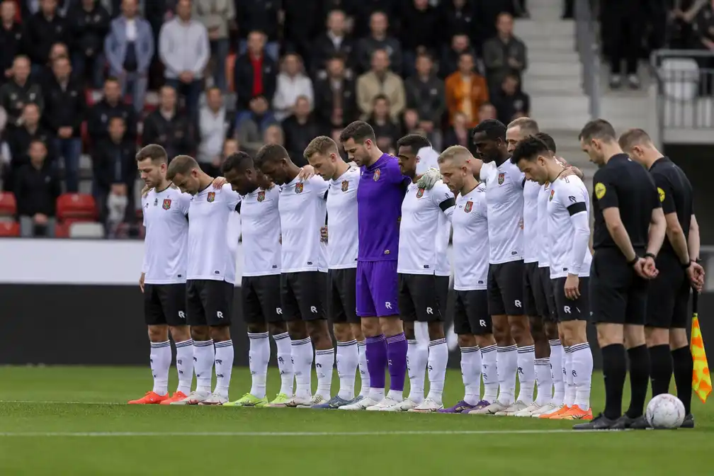 AZ en Telstar eren Bartina Koeman, moeder van doelman Ronald Koeman Jr.