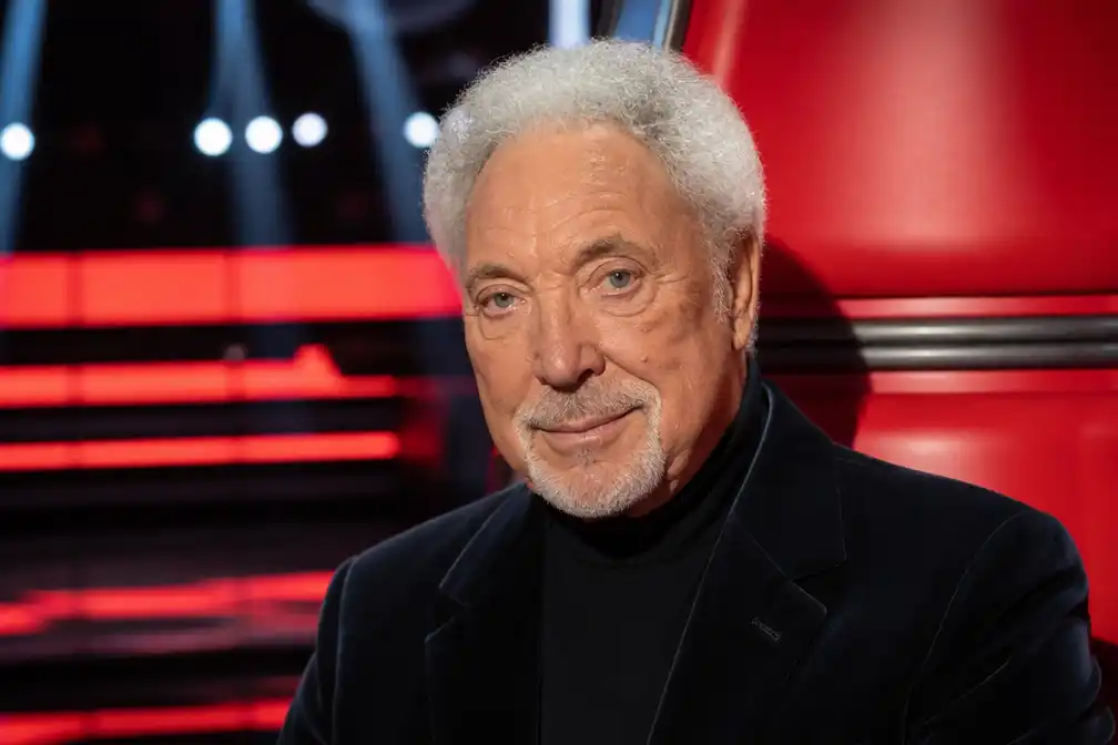 Tom Jones dankbaar voor steun na gedwongen exit bij The Voice UK