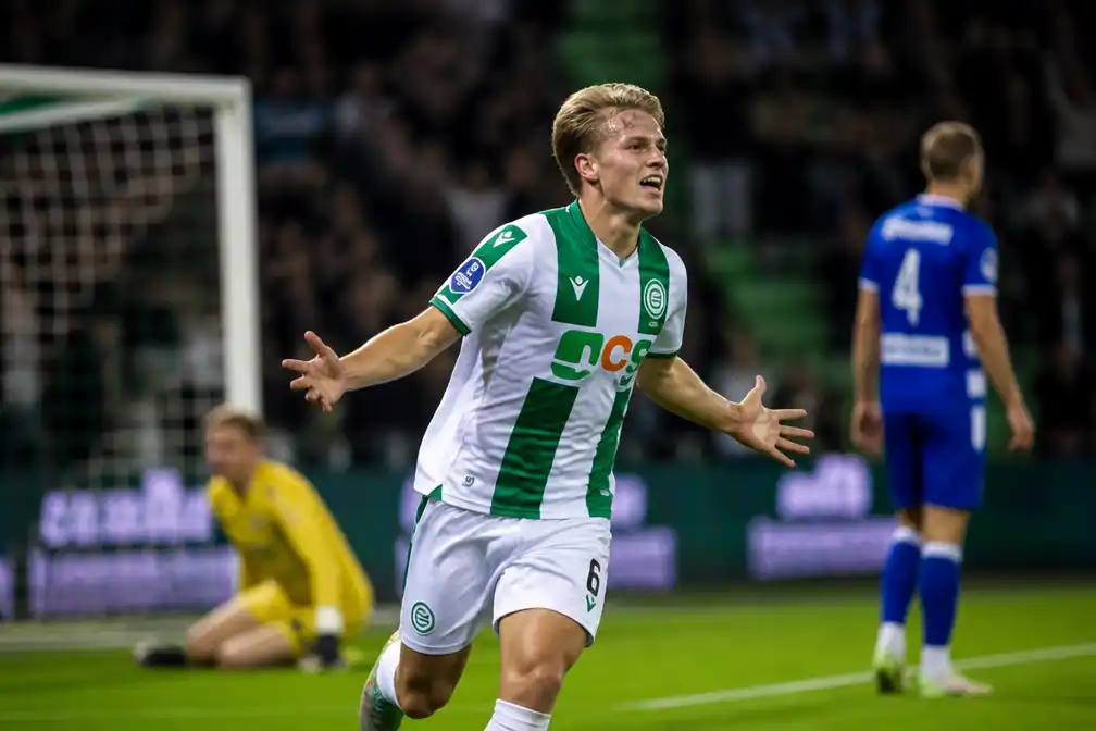 Tygo Land trots op volwassen reactie na verlies van basisplaats bij FC Groningen