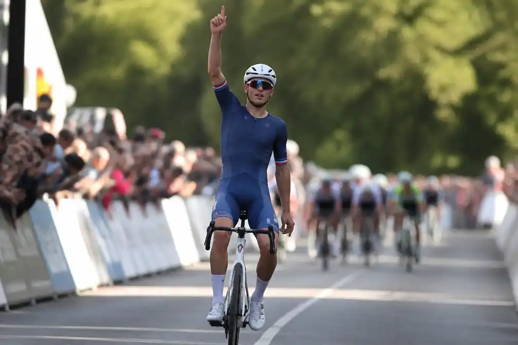 Van der Poel wint slotrit Ronde van Luxemburg na solo van 175 kilometer