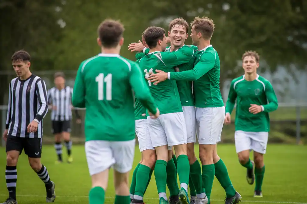 LSV koploper na doelpuntrijke zege op gehavend VCO