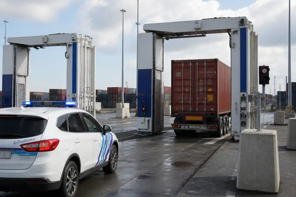 Vier van negen douanescanners in Antwerpse haven buiten dienst, zegt vakbond