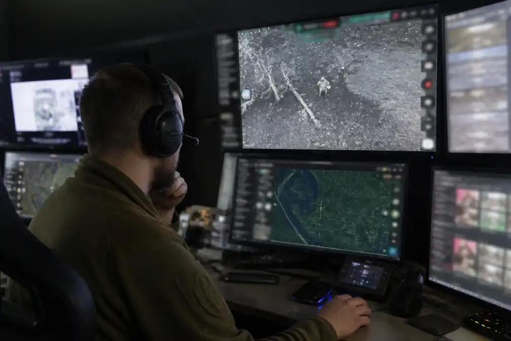 In een drone-commandocentrum in Kharkiv lijkt oorlog op een computerspel