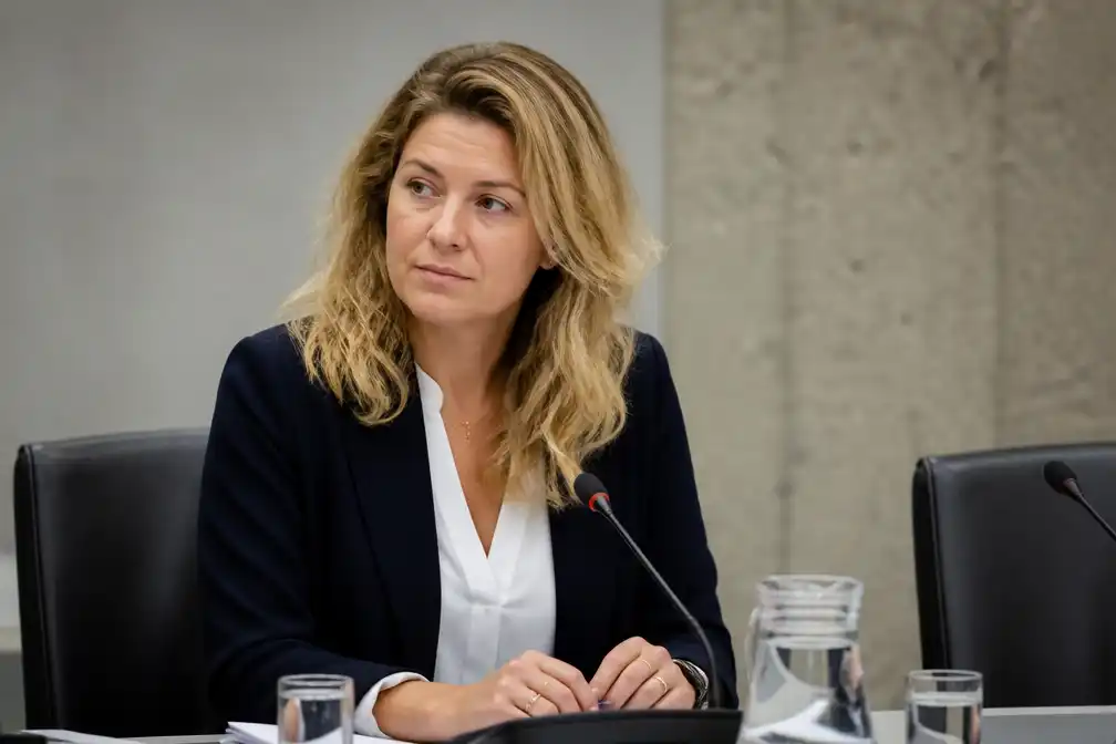 Tielen overweegt maatregelen na rapport over lhbti-acceptatie