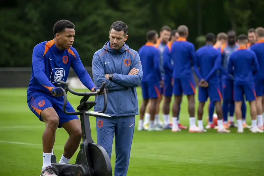 Nederlands elftal begint voorbereiding op Duitsland zonder Jurriën Timber