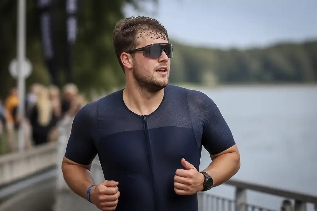 Gino valt ruim 50 kilo af en doet mee aan een Ironman