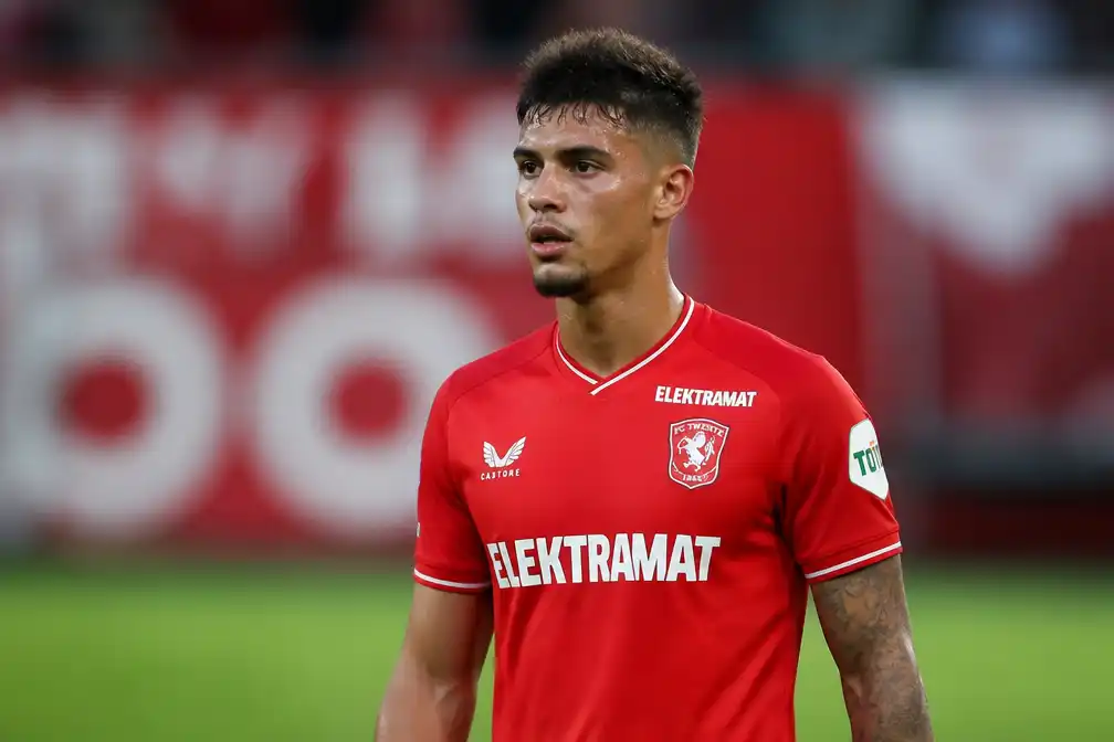 Mees Hilgers komt niet opdagen bij FC Twente; FBO: 'speler staat juridisch zwak'